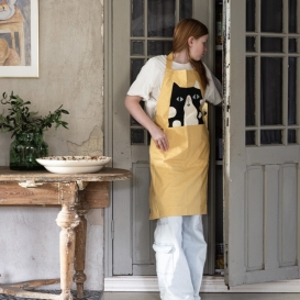 Doris yellow apron